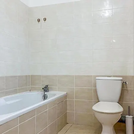 3 Bedroom Cozy In Holiday home *
